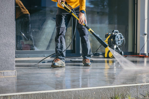 Why Choose Our Certified Pressure Washing Experts for Your Project Needs in River Park, FL?